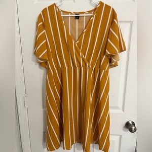 Shein Curve Striped Dress With Flutter Sleeves